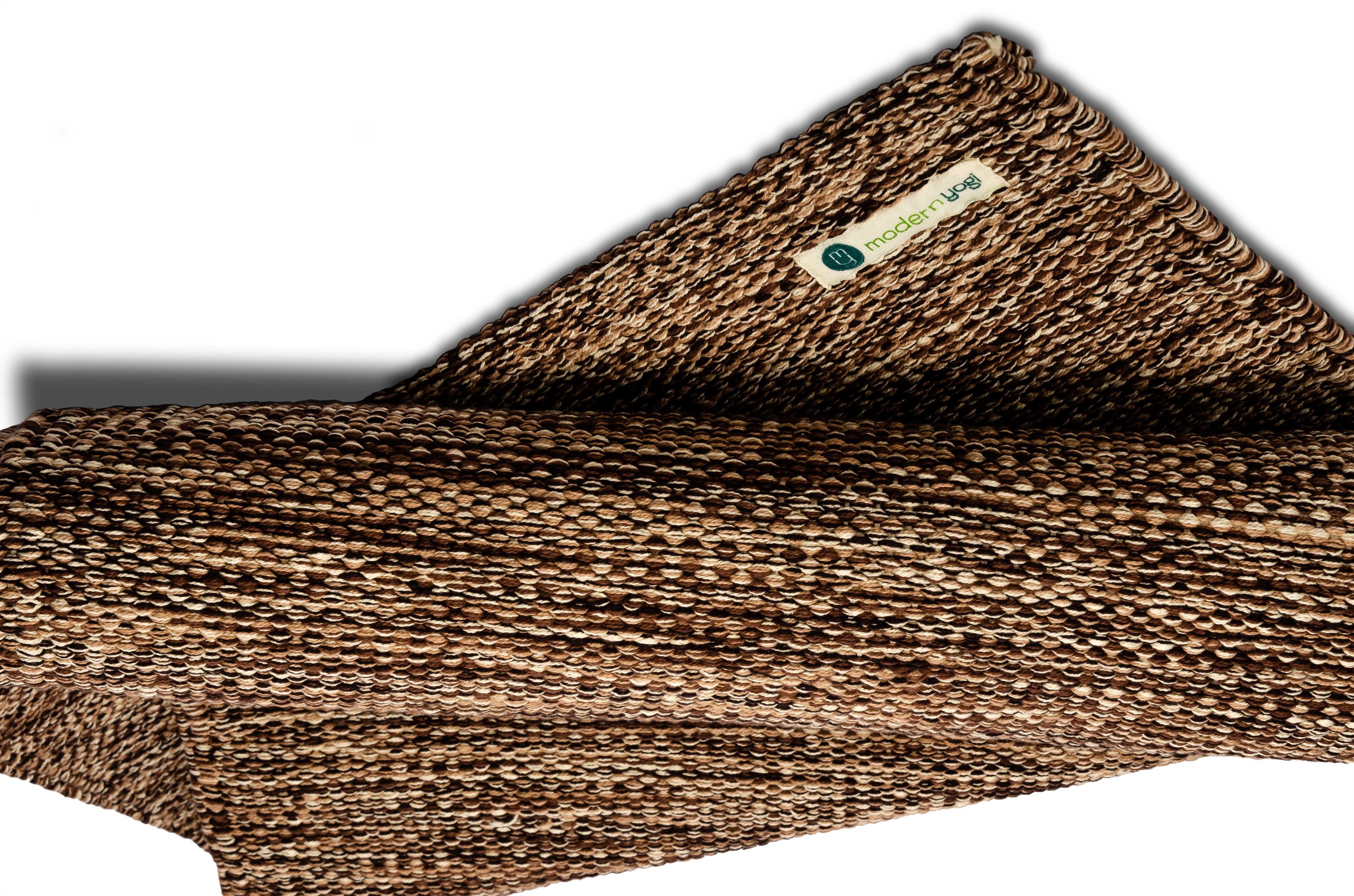 Close view of the mat surface in Sand